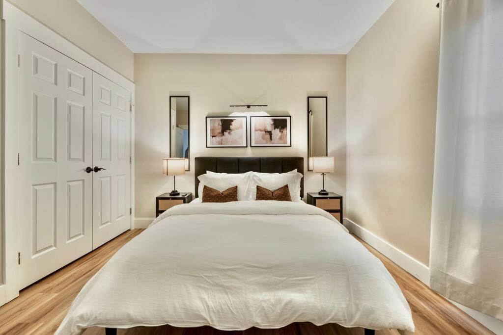 Brand New Cozy Modern Bungalow W/Hot Tub+Movieroom 7 Min From Uptown Charlotte Luaran gambar